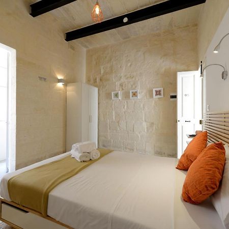 Private Rooms With Bathroom In วัลเลตตา ภายนอก รูปภาพ