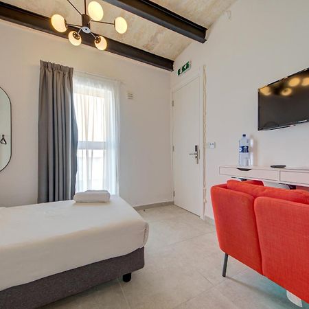 Private Rooms With Bathroom In วัลเลตตา ภายนอก รูปภาพ