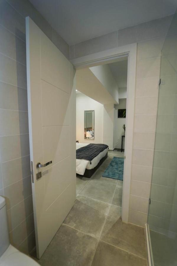 Private Rooms With Bathroom In วัลเลตตา ภายนอก รูปภาพ