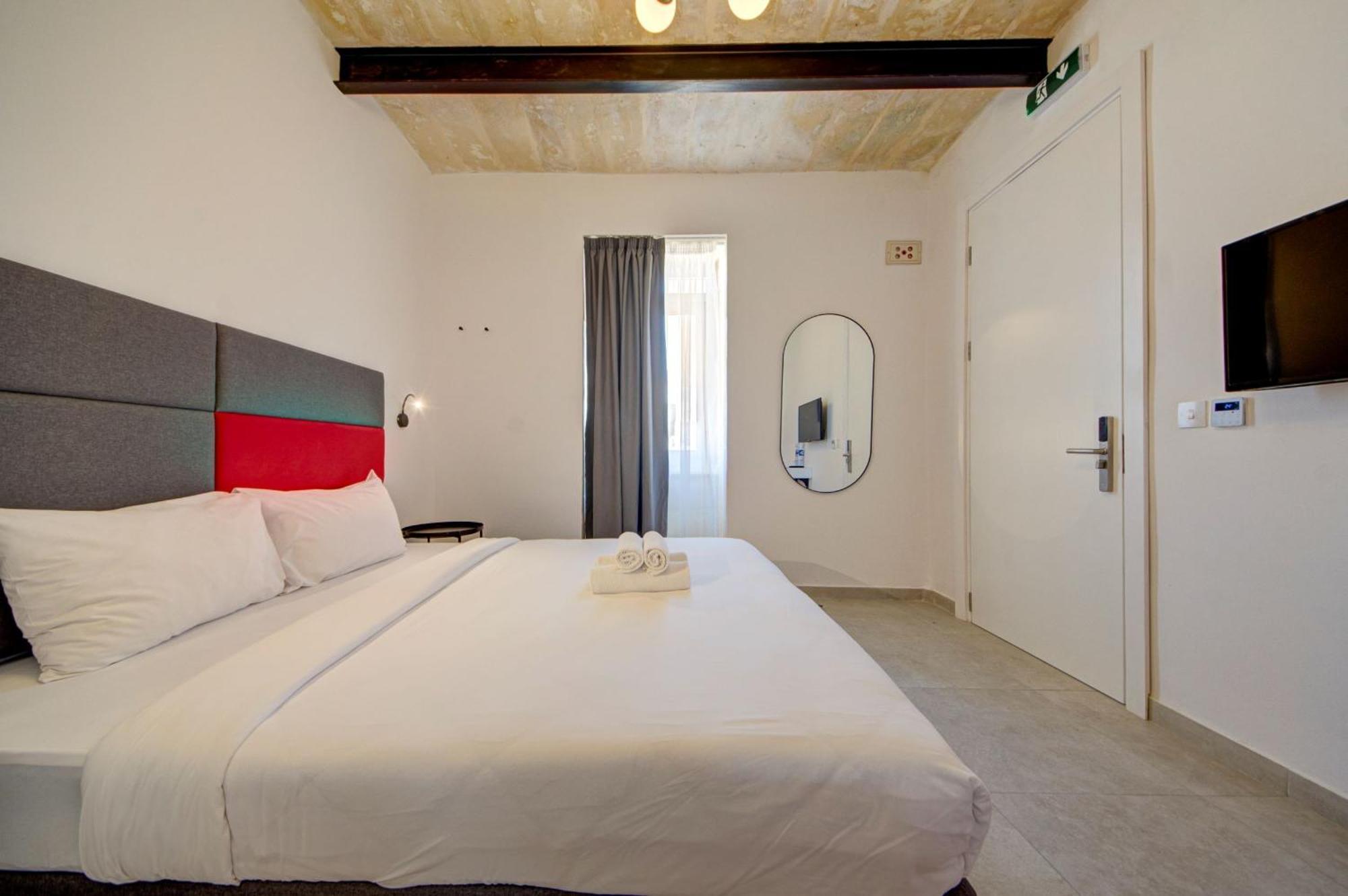 Private Rooms With Bathroom In วัลเลตตา ภายนอก รูปภาพ