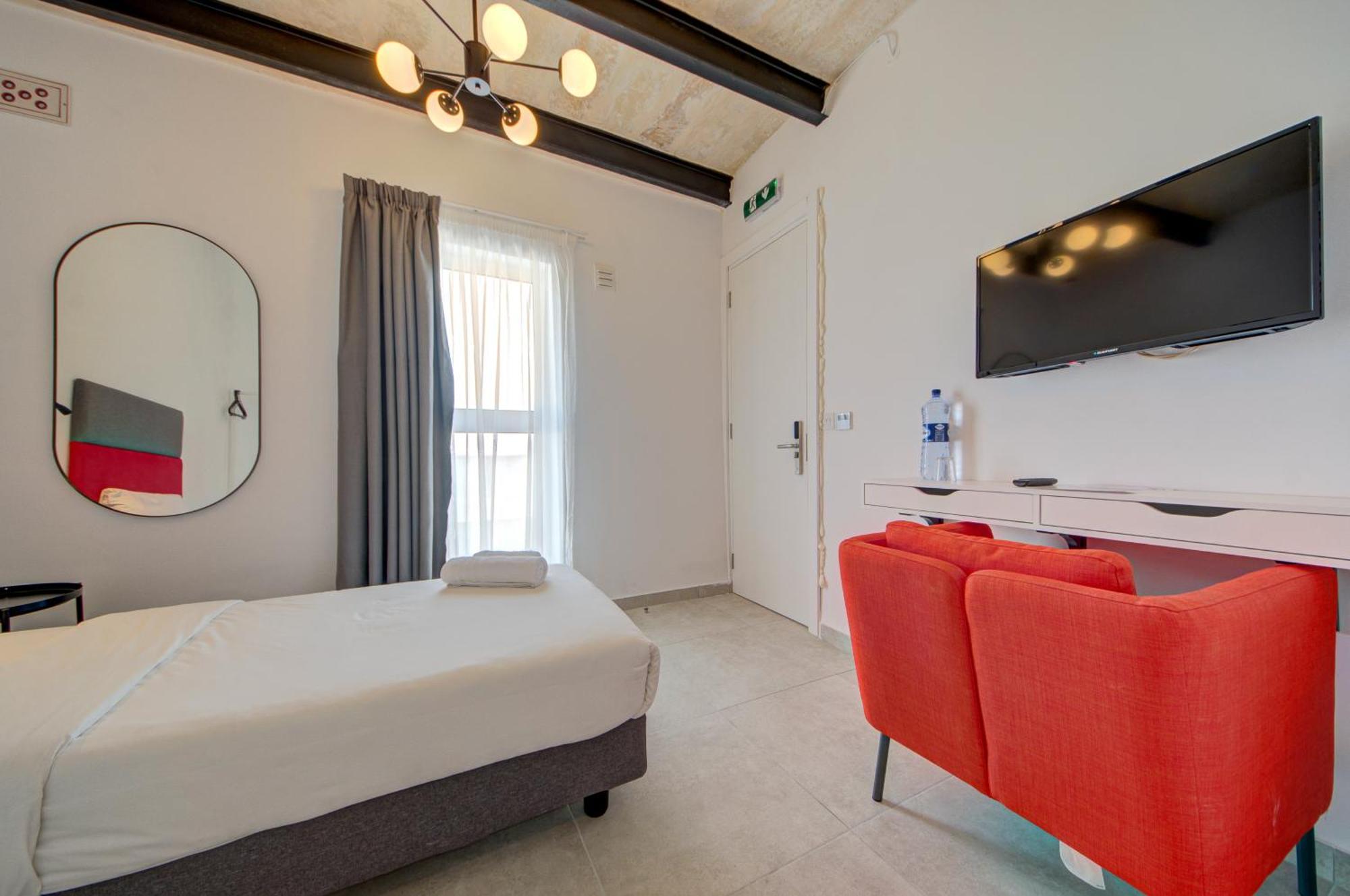 Private Rooms With Bathroom In วัลเลตตา ภายนอก รูปภาพ